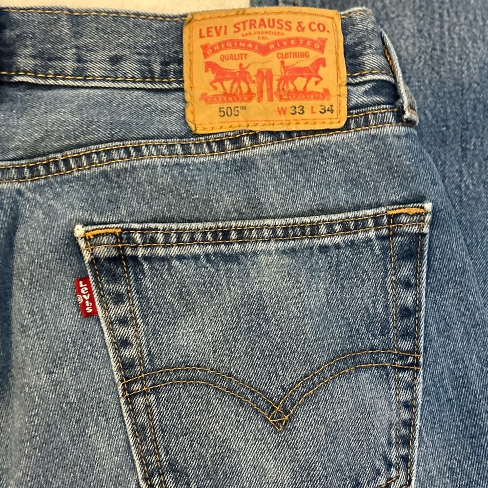 Levi’s 505 Regular Fit Jeans Men’s 33x34 Medium Wash Straight Leg Classic Denim - Picture 3 of 8